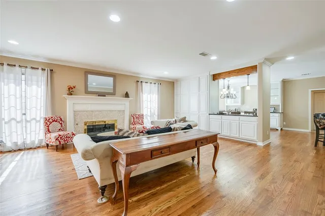 $589,900 | 7016 Allen Pl Drive, Fort Worth, TX 76116