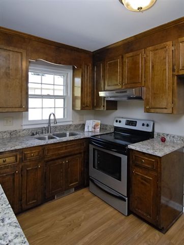 113 Royal Oak Road Greenville, SC 29607 - Photo 8 of 25 Gallery Image 8