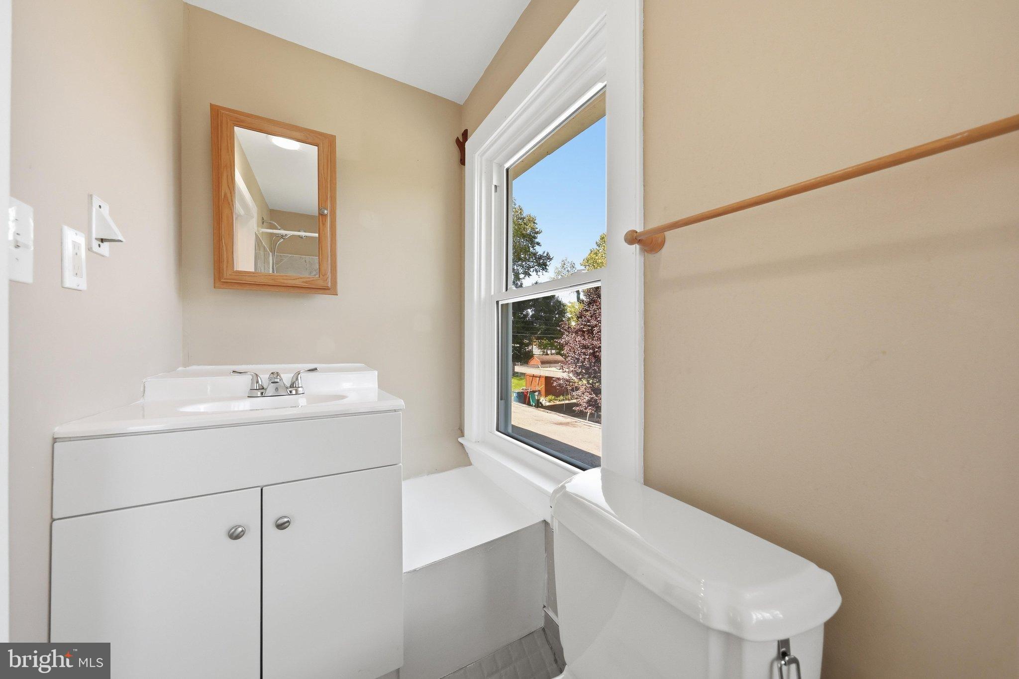 34 Harvard Road Hagerstown, MD 21742 - Photo 19 of 50 Primary Bathroom
