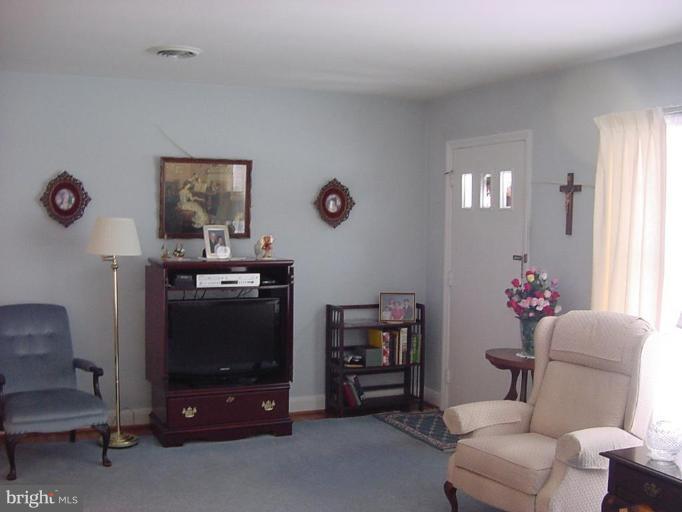 7502 Rocksham Drive Towson, MD 21286 - Photo 3 of 24 Living Room #2
