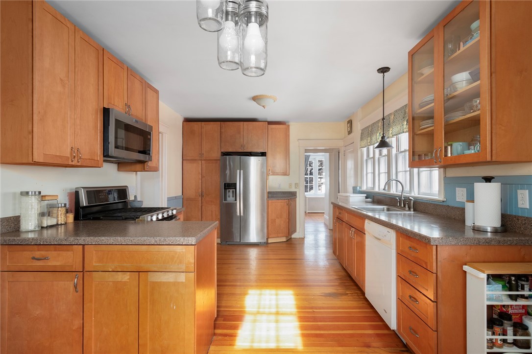 16 Progress Street Pawtucket, RI 02860 - Photo 15 of 33