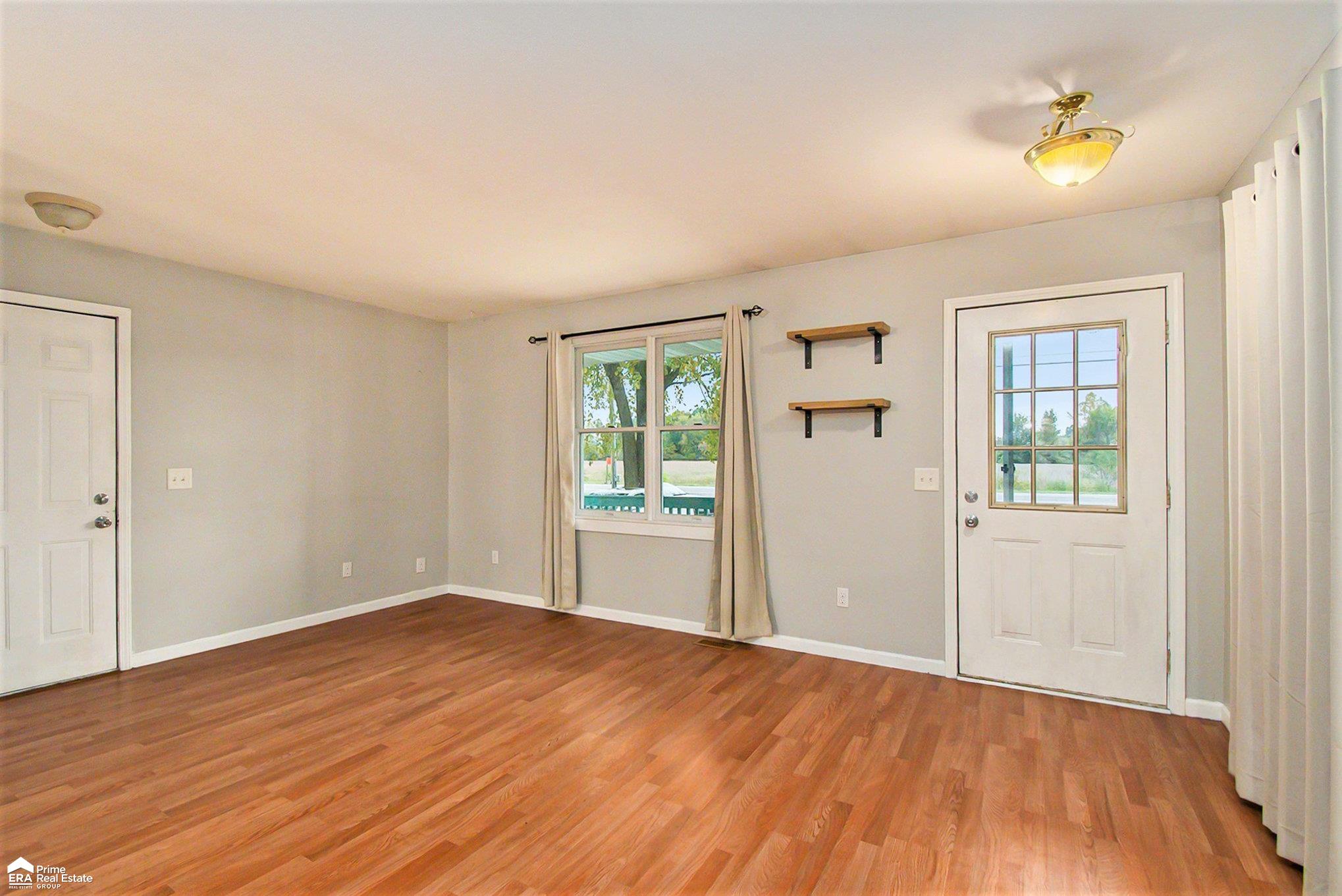 7109 West Mount Morris Road Flushing, MI 48433 - Photo 3 of 25 50125767-2.JPG