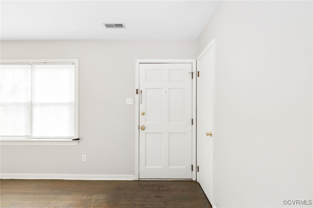 2213 East Nine Mile Road Sandston, VA 23150 - Photo 4 of 29