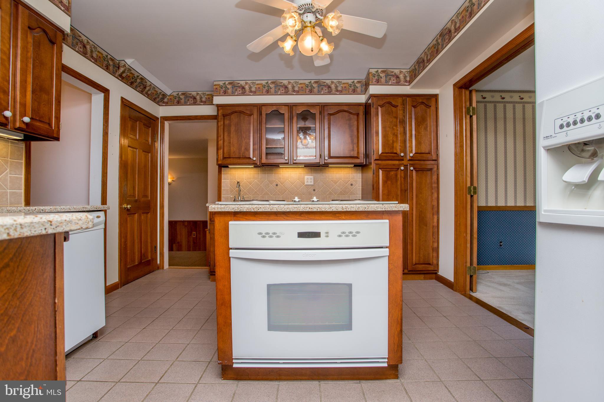 1018 Hilltop Road Warminster, PA 18974 - Photo 17 of 44 Gallery Image 17