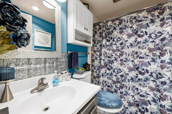 $85,000 | 806 West Michigan Avenue, Unit 205E, Jackson, MI 49202