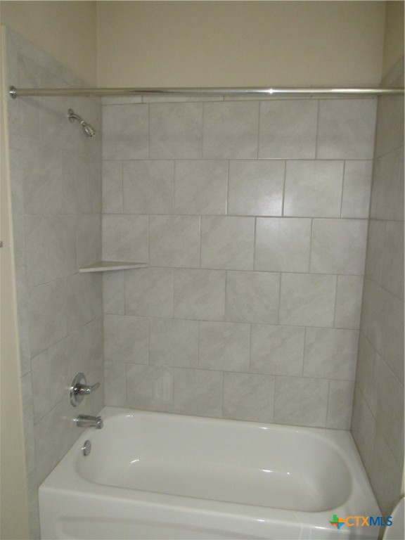 1108 Stealth Lane, Unit A Killeen, TX 76549 - Photo 17 of 21 a bathroom with a bathtub