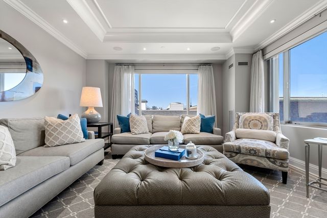 $2,300,000 | 1 Huntington Avenue, Unit 702, Boston, MA 02116