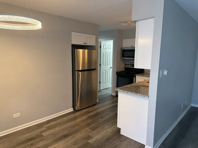 $1,650 | 110 West 66th Street, Unit 5, Westmont, IL 60559