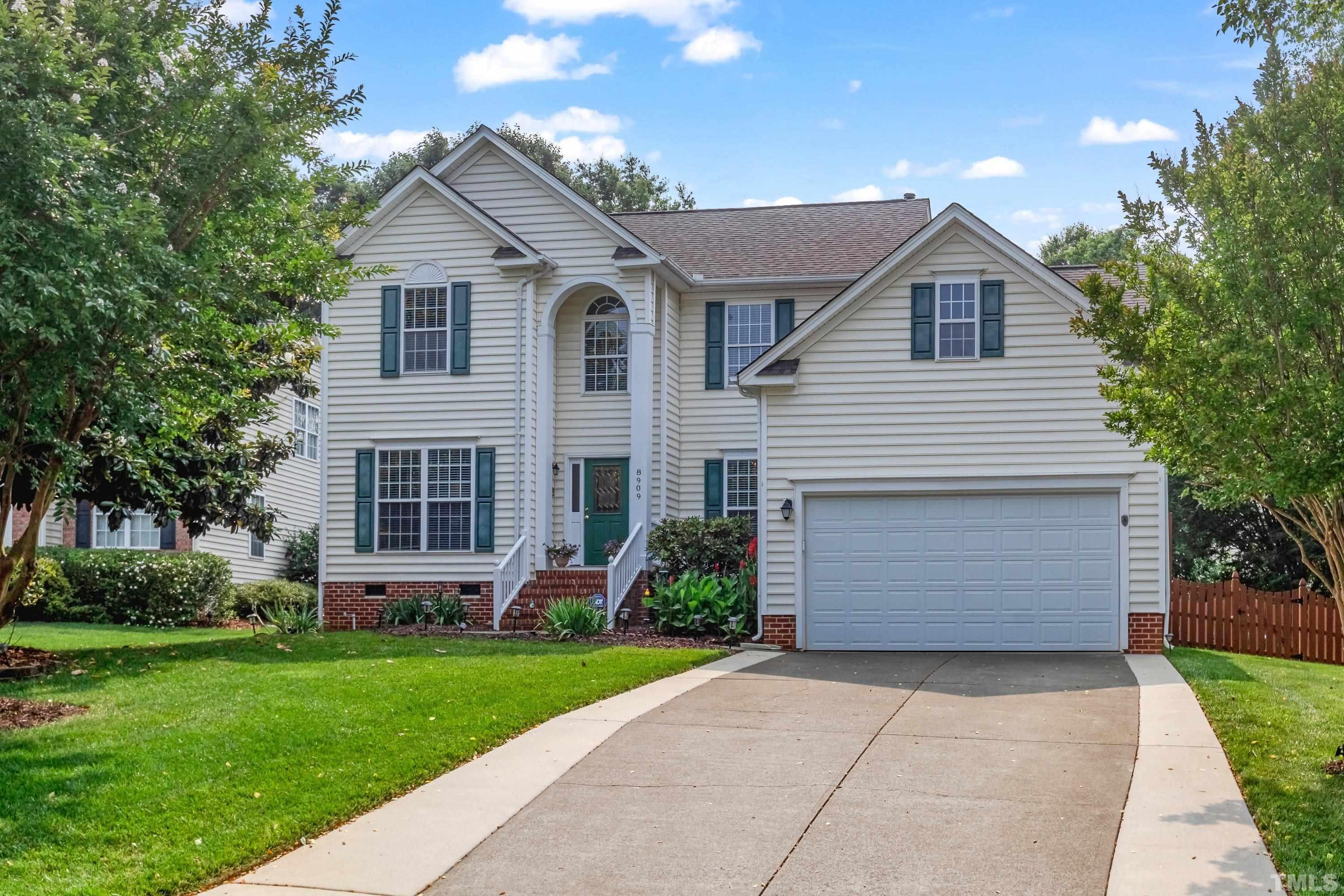 8909 Eaglebrook Court Raleigh, NC 27617 - Photo 3 of 61 Gallery Image 3