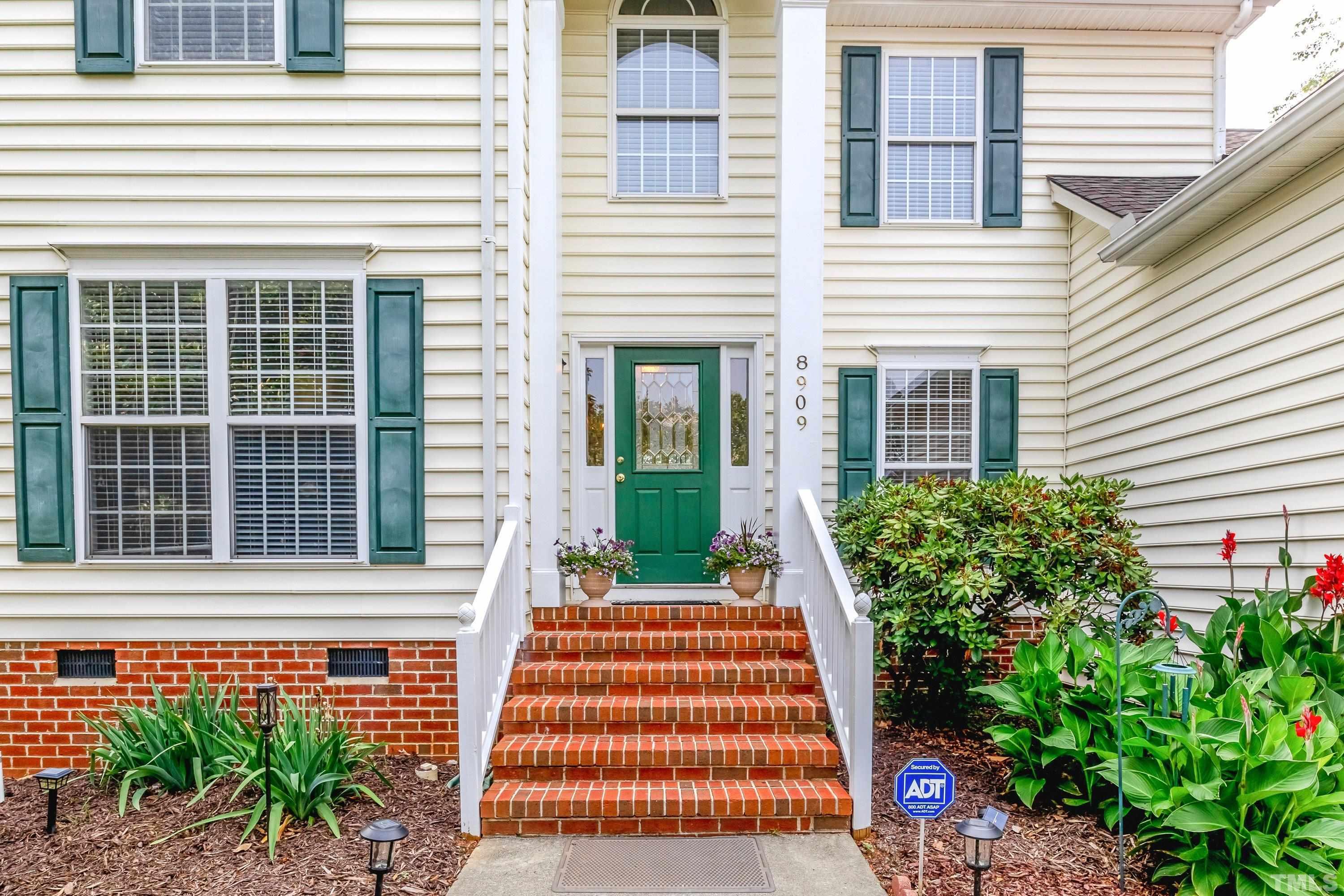 8909 Eaglebrook Court Raleigh, NC 27617 - Photo 6 of 61 Gallery Image 6
