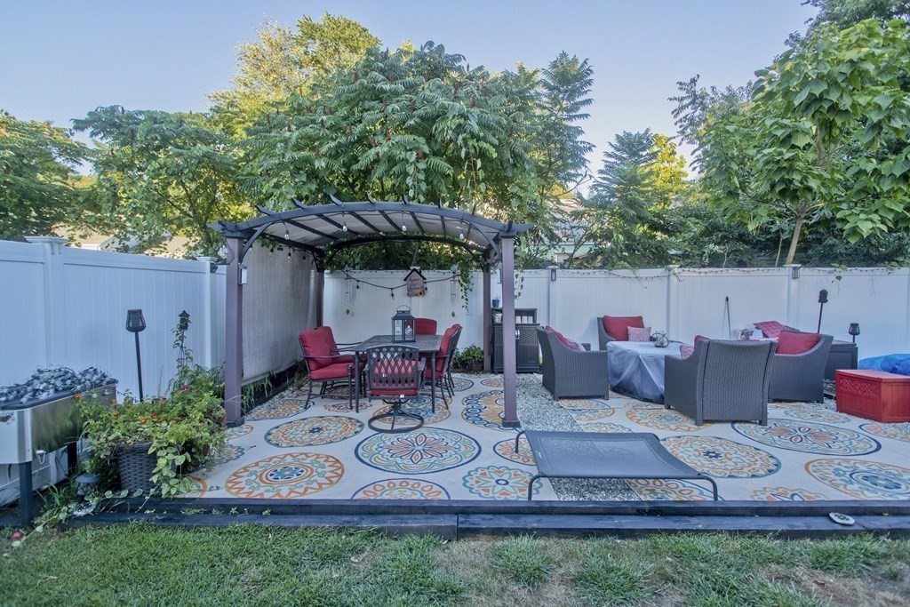 35 Laurence Street Springfield, MA 01104 - Photo 8 of 41 Gallery Image 8