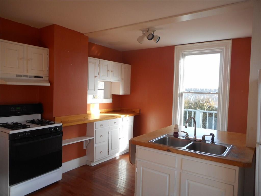 9 Lincoln Street Boothbay, ME 04544 - Photo 8 of 23 Photo