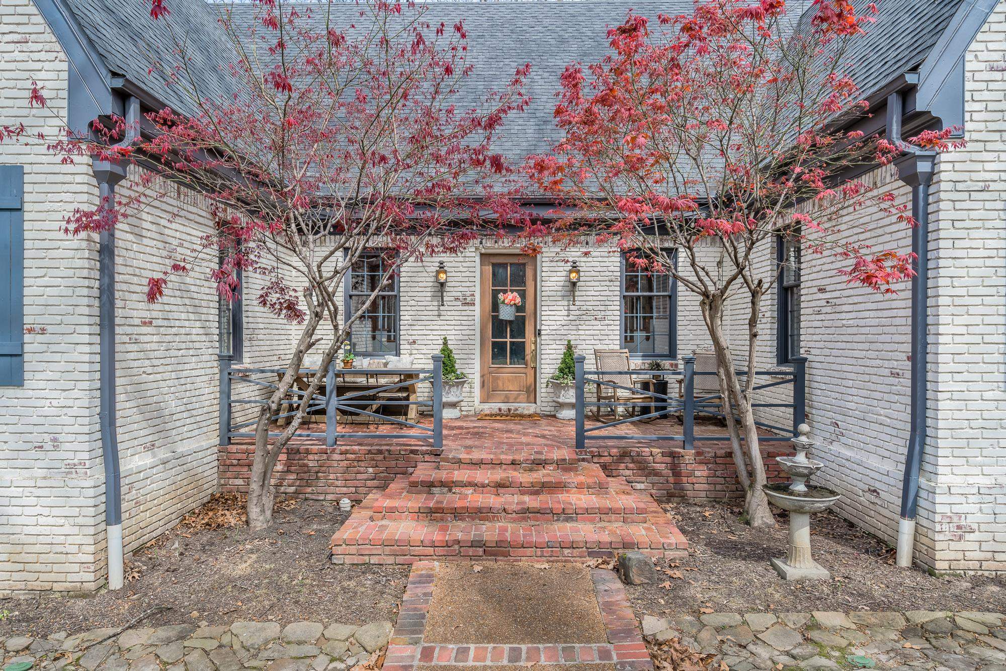 810 West Tree Cove Collierville, TN 38017 - Photo 2 of 25