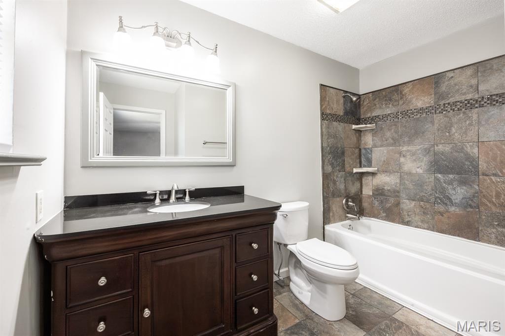 2313 College Drive Belleville, IL 62221 - Photo 17 of 28