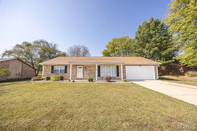 $245,000 | 2313 College Drive, Belleville, IL 62221