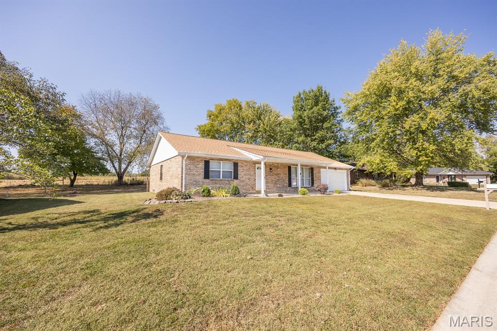 2313 College Drive Belleville, IL 62221 - Photo 3 of 28