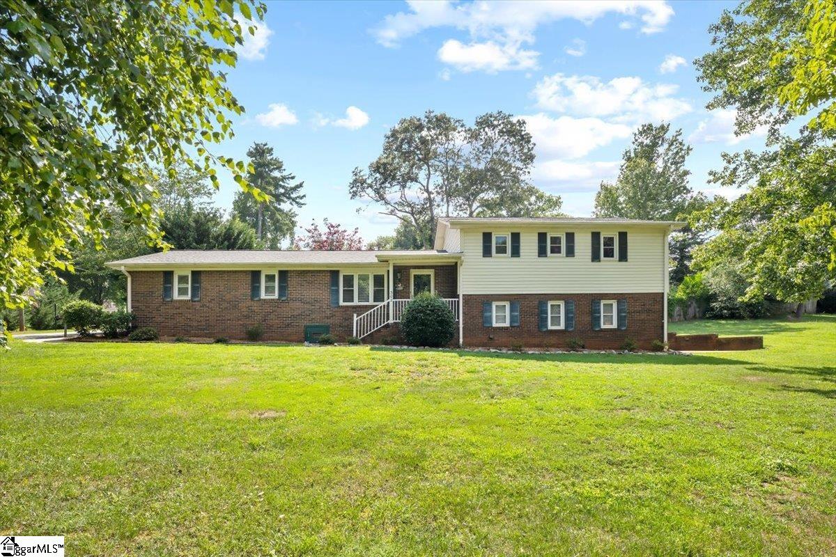302 Ridgewood Street Easley, SC 29642 - Photo 1 of 36 Gallery Image 1