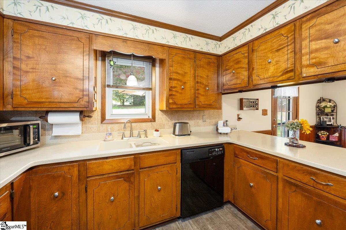 302 Ridgewood Street Easley, SC 29642 - Photo 13 of 36 Gallery Image 13