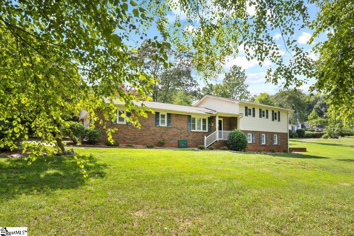 302 Ridgewood Street Easley, SC 29642 - Photo 2 of 36 Gallery Image 2