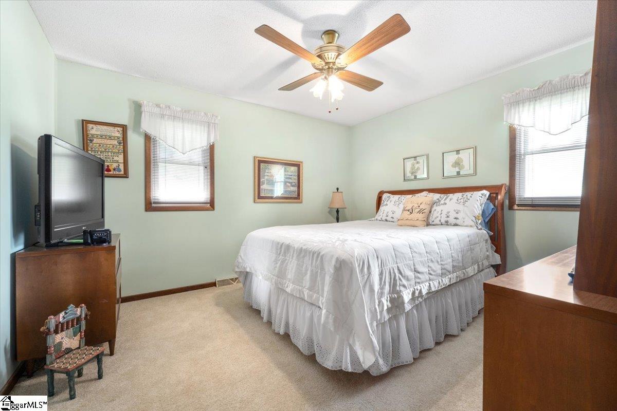 302 Ridgewood Street Easley, SC 29642 - Photo 27 of 36 Gallery Image 27