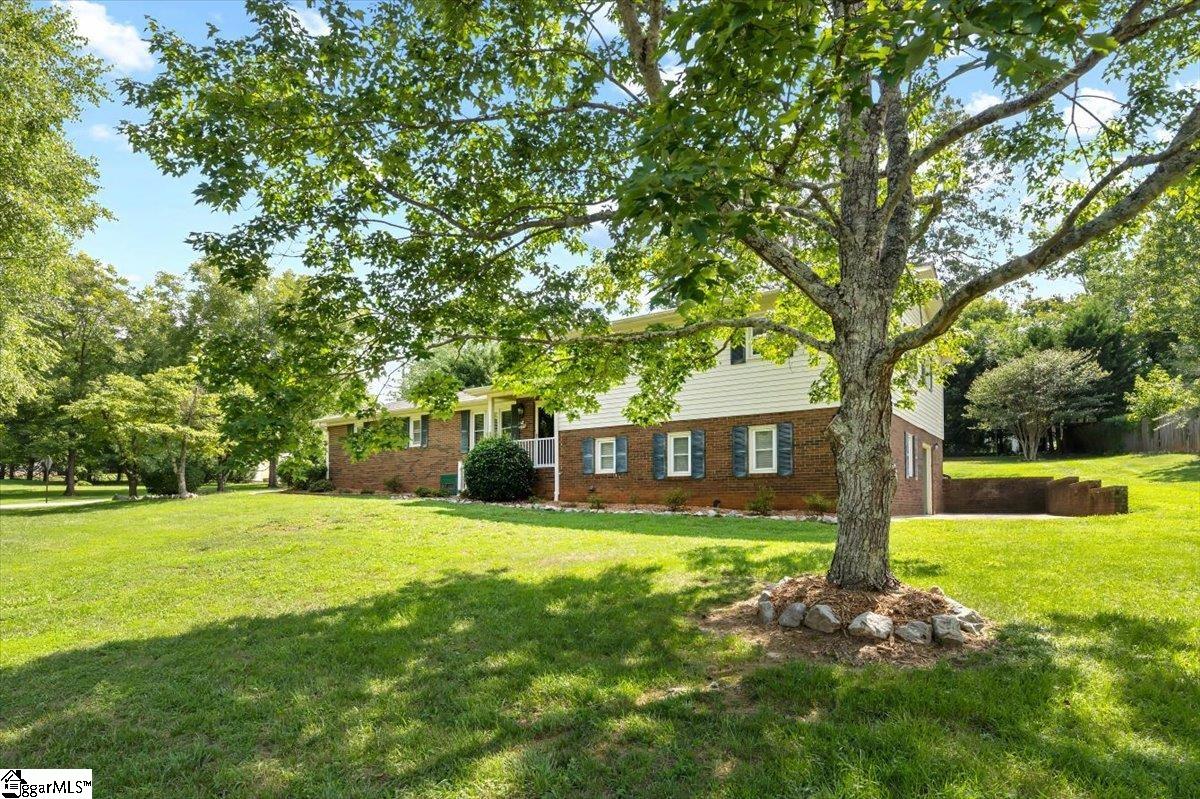 302 Ridgewood Street Easley, SC 29642 - Photo 3 of 36 Gallery Image 3