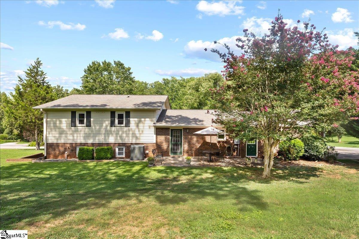 302 Ridgewood Street Easley, SC 29642 - Photo 32 of 36 Gallery Image 32