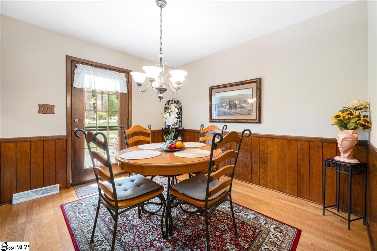 302 Ridgewood Street Easley, SC 29642 - Photo 7 of 36 Gallery Image 7