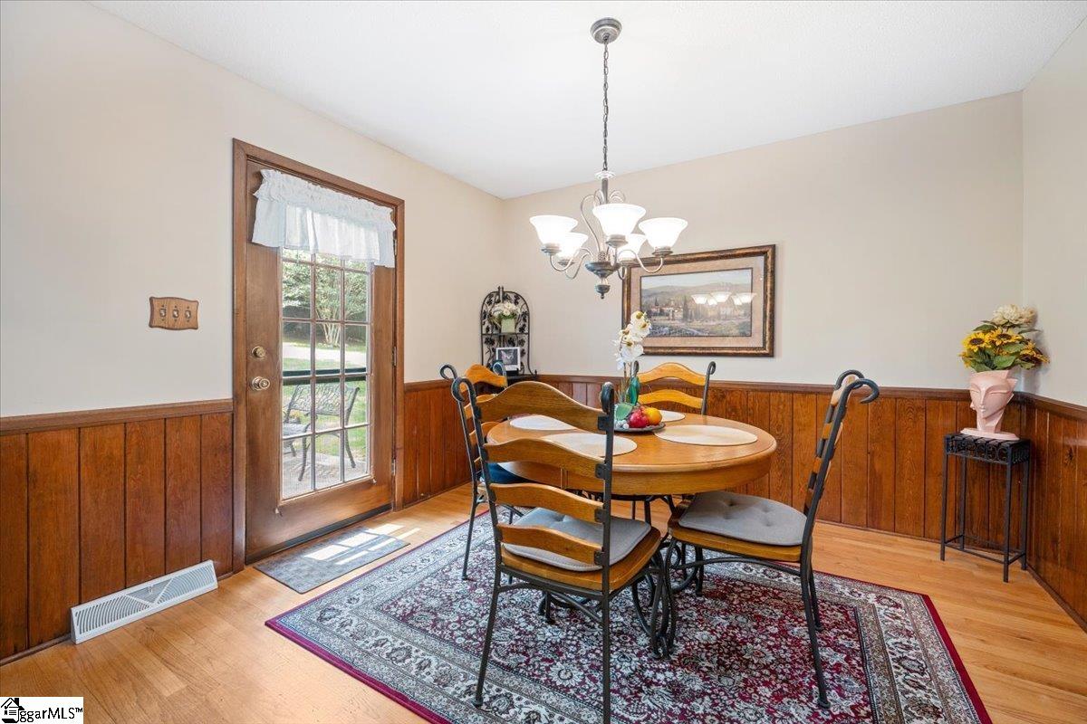 302 Ridgewood Street Easley, SC 29642 - Photo 10 of 36 Gallery Image 10