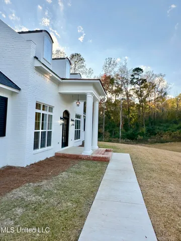 $569,900 | 115 Laurelwood Trail Road, Mendenhall, MS 39114