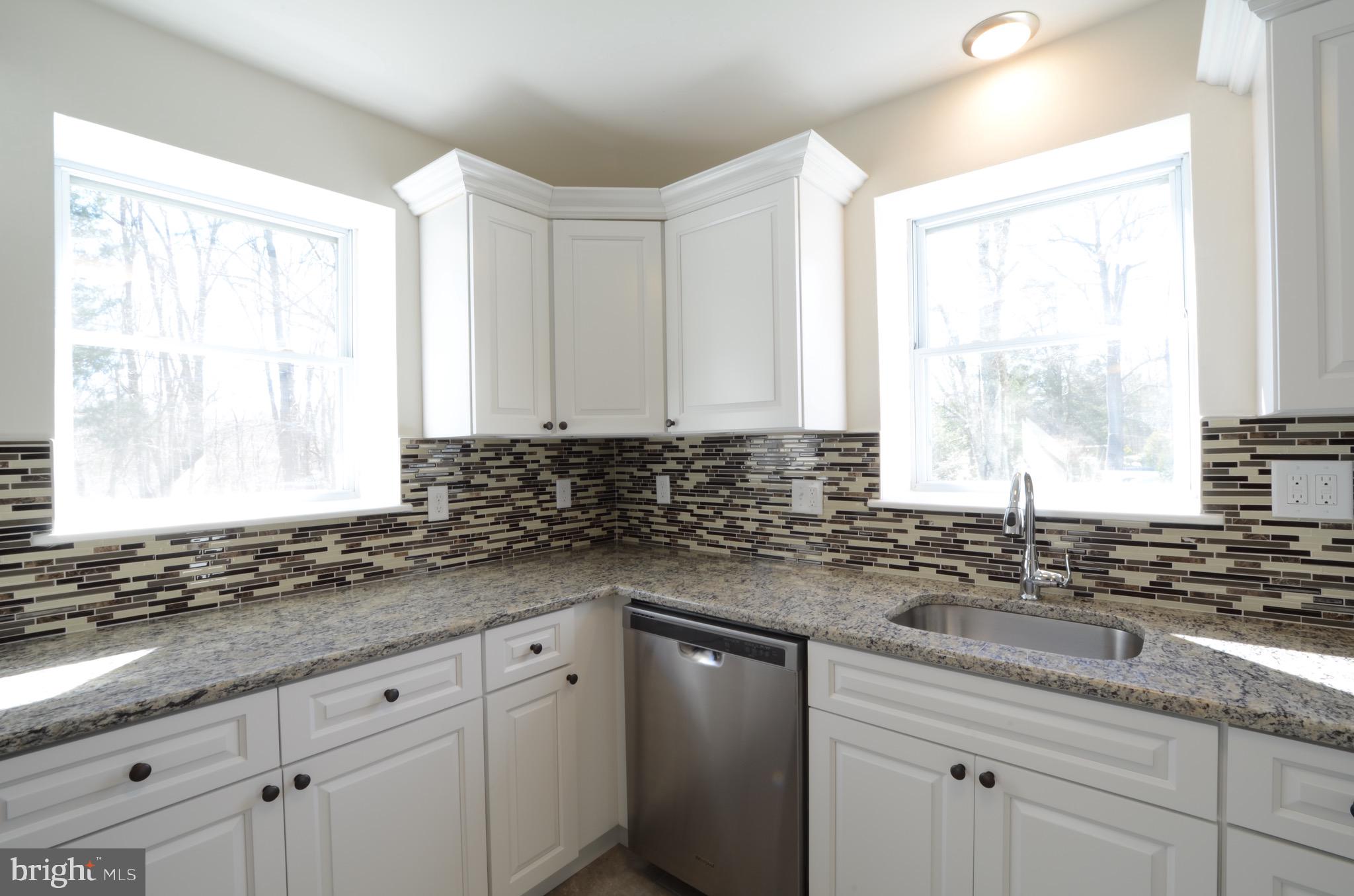 283 Mannington Yorktown Road Pilesgrove, NJ 08098 - Photo 3 of 9