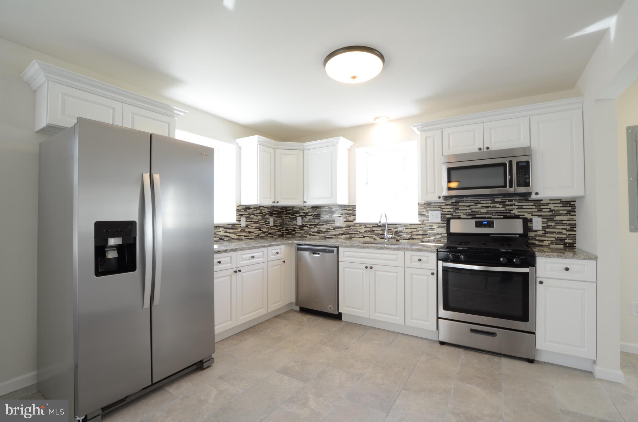 283 Mannington Yorktown Road Pilesgrove, NJ 08098 - Photo 4 of 9