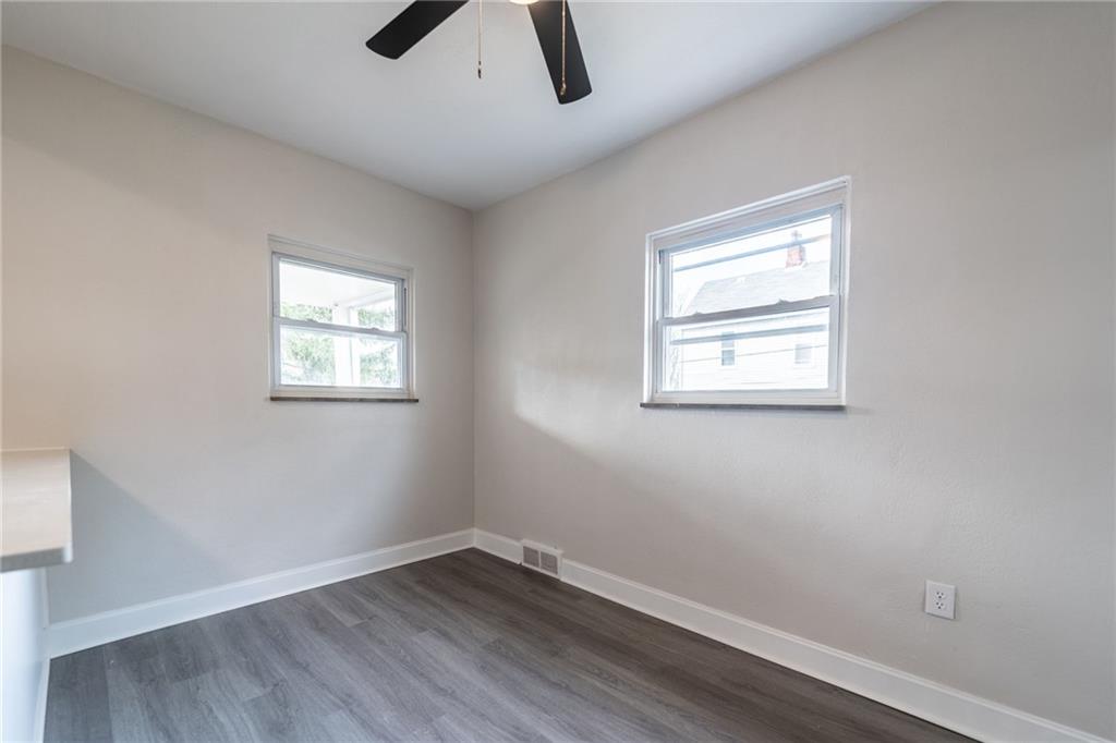 12 Simms Street Pittsburgh, PA 15211 - Photo 12 of 39 Dining Area