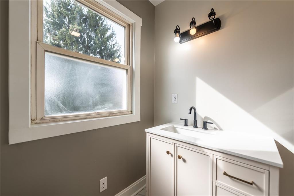 12 Simms Street Pittsburgh, PA 15211 - Photo 21 of 39 Bathroom