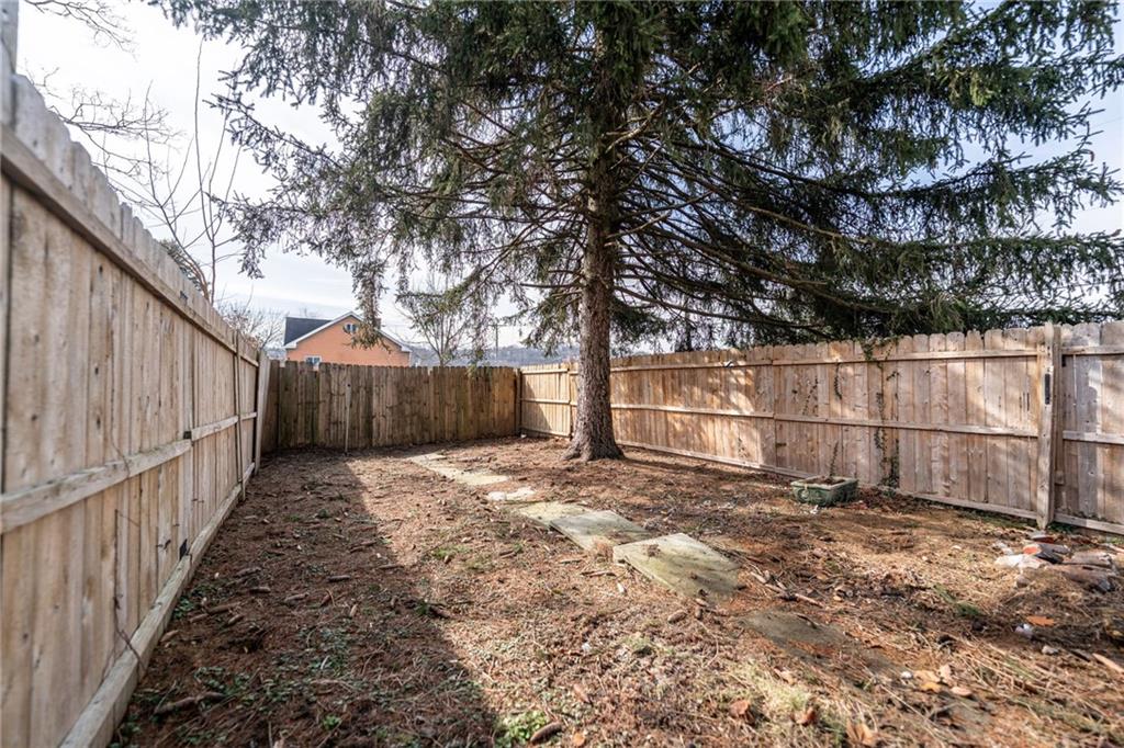 12 Simms Street Pittsburgh, PA 15211 - Photo 36 of 39 Back Yard