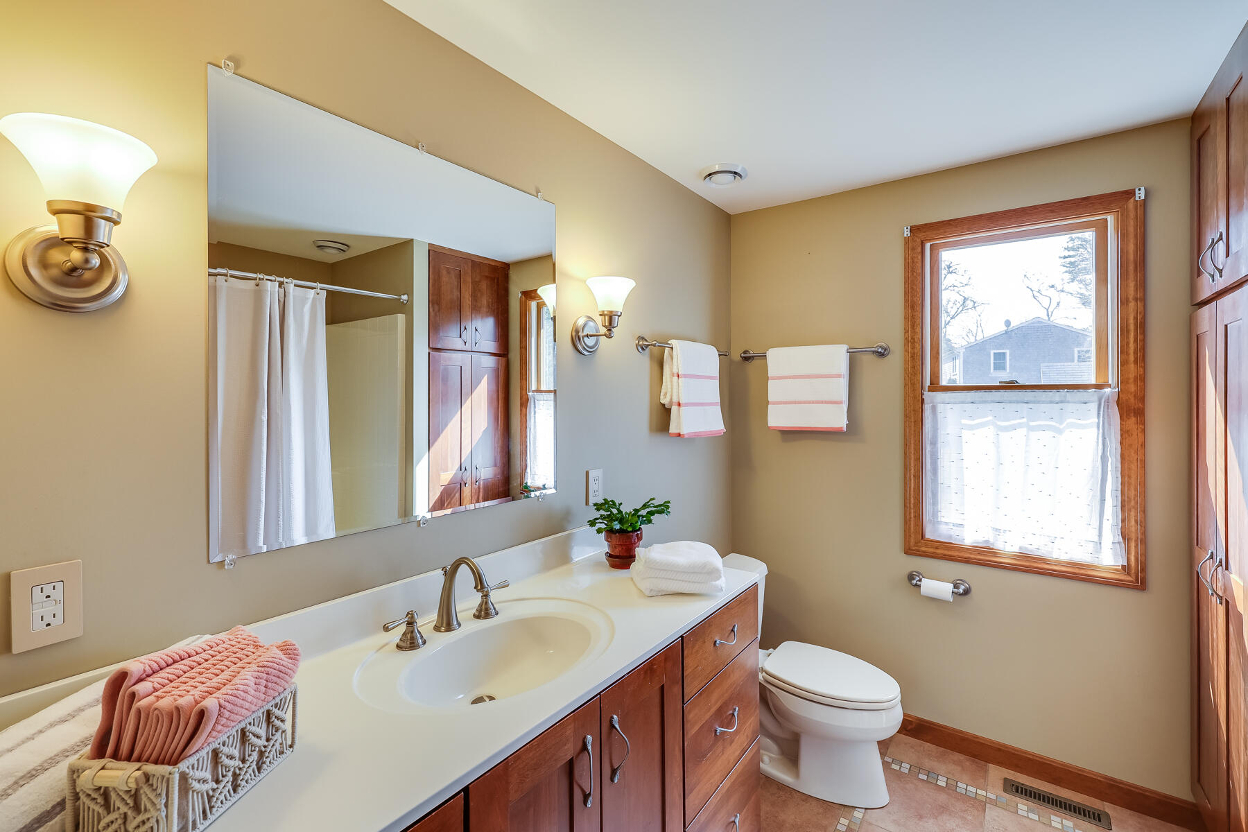 40 Fox Run Road Eastham, MA 02642 - Photo 36 of 71 primary bathroom