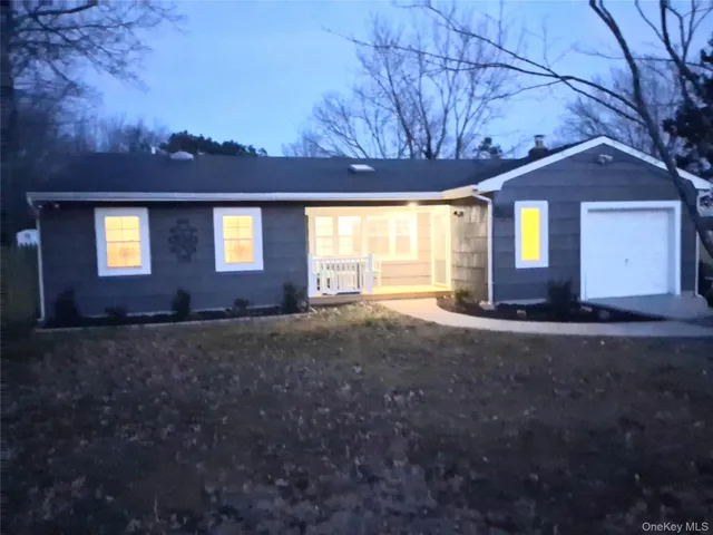 $575,000 | 917 Sipp Avenue, East Patchogue, NY 11772