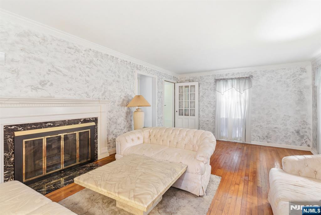 442 7 Oaks Road Orange, NJ 07050 - Photo 3 of 21