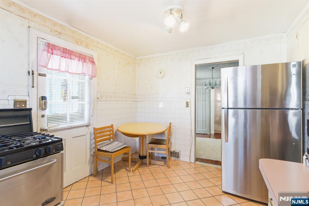 442 7 Oaks Road Orange, NJ 07050 - Photo 9 of 21