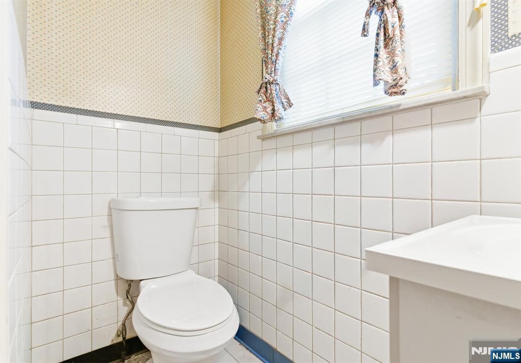 442 7 Oaks Road Orange, NJ 07050 - Photo 10 of 21