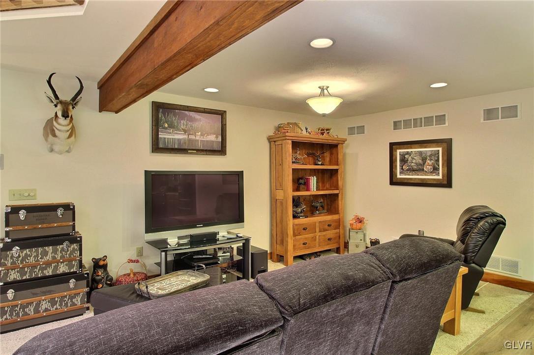 1426 Kroucher Road Stroudsburg, PA 18360 - Photo 10 of 46 Gallery Image 10