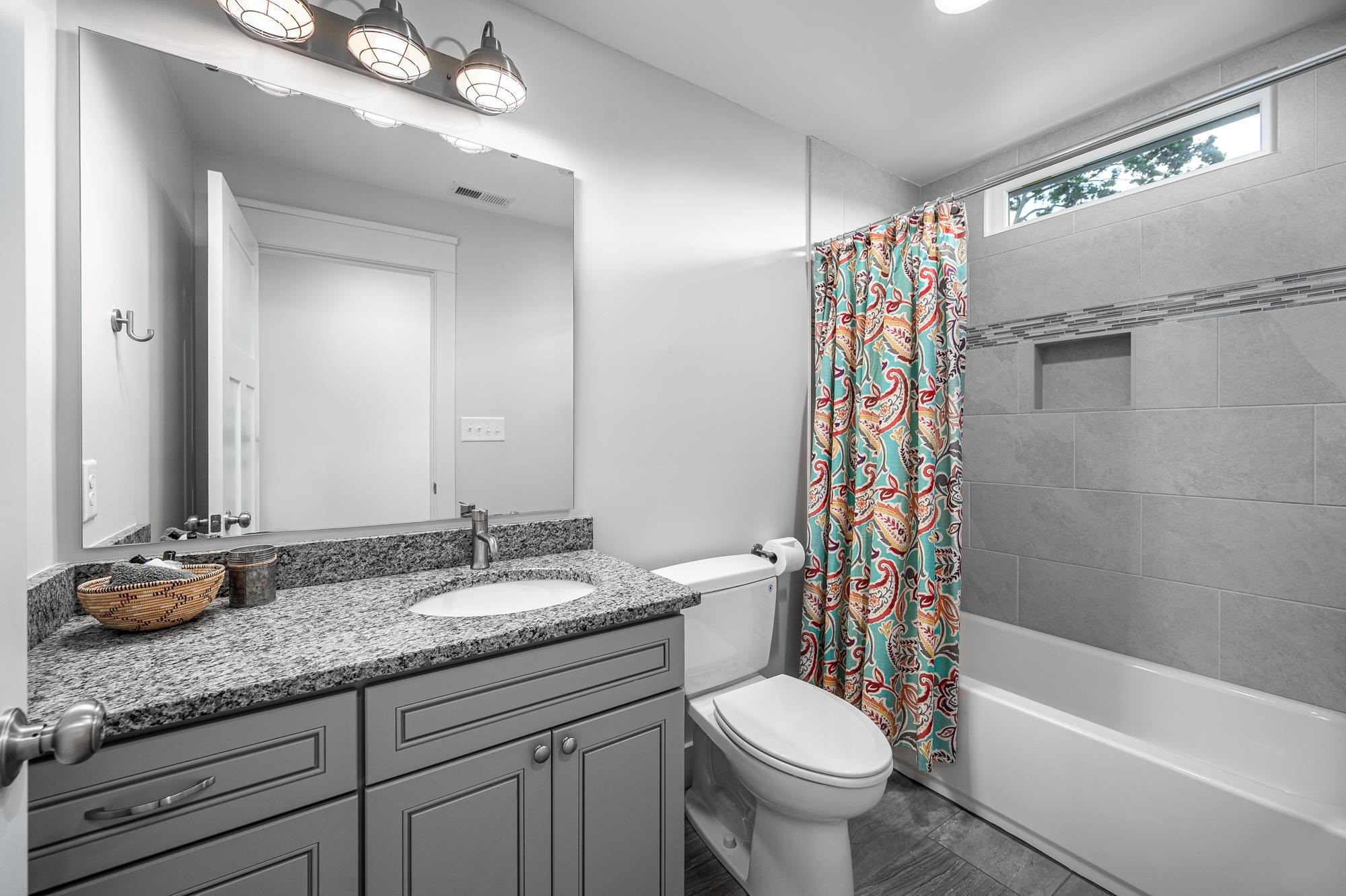 607 Jerome Road Durham, NC 27713 - Photo 27 of 30 2nd Full Bathroom