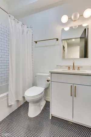 $2,200 | 2301 West Chicago Avenue, Unit 2R, Chicago, IL 60622