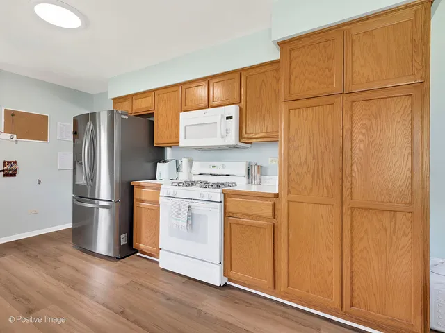 $2,400 | 6908 Great Falls Drive, Plainfield, IL 60586