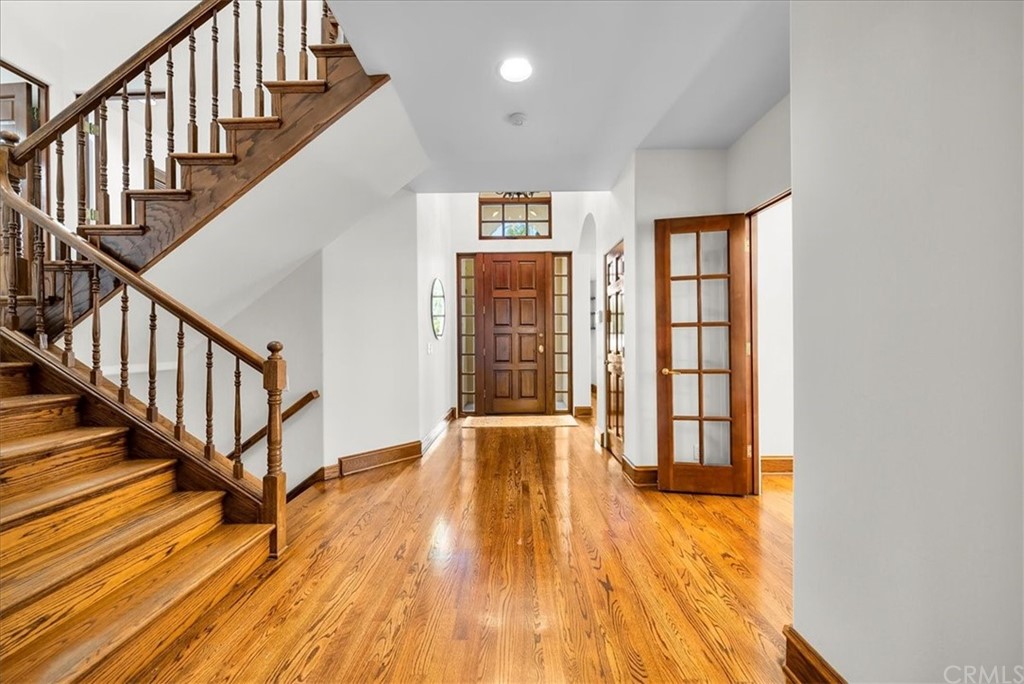 263 Park Avenue Long Beach, CA 90803 - Photo 35 of 67 a view of an empty room with wooden floor and a window