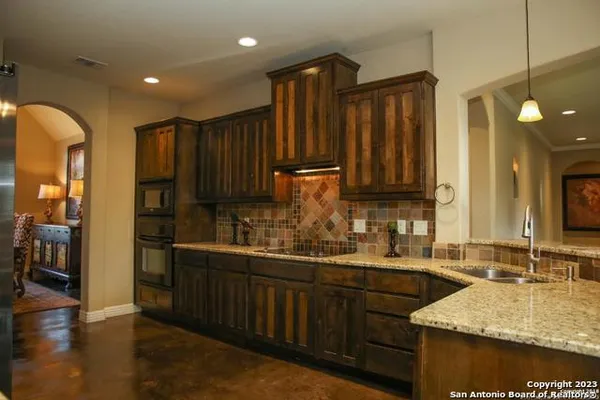 $3,400 | 217 Lone Tree, Boerne, TX 78006