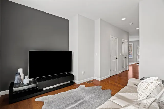 $850,000 | 43 Maple Leaf Way, Manchester, NH 03102