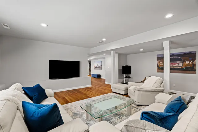 $850,000 | 43 Maple Leaf Way, Manchester, NH 03102