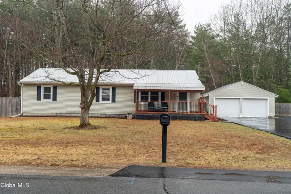 $280,000 | 18 Pinewood Road, Queensbury, NY 12804