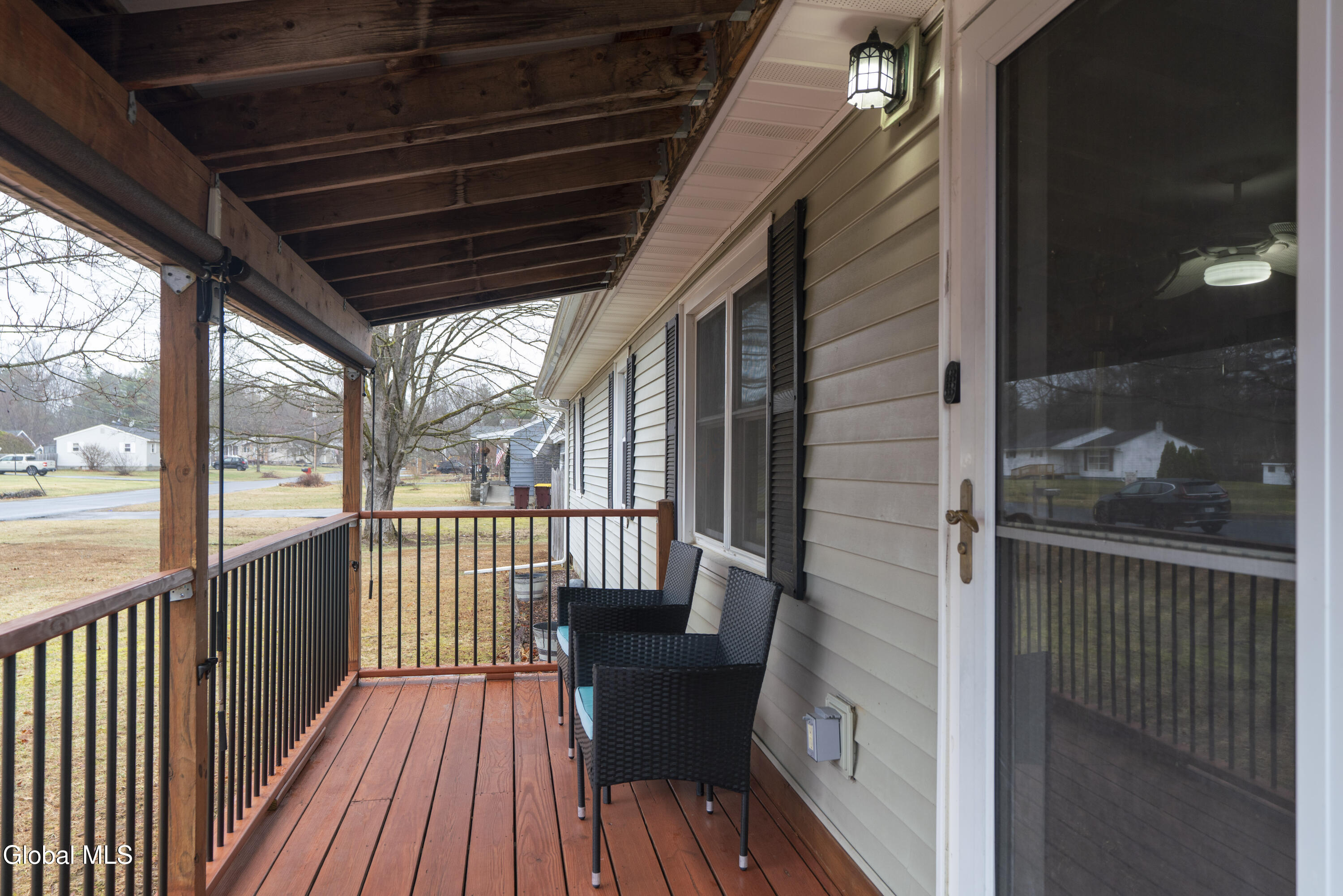 18 Pinewood Road Queensbury, NY 12804 - Photo 4 of 22 18 Pinewood-4