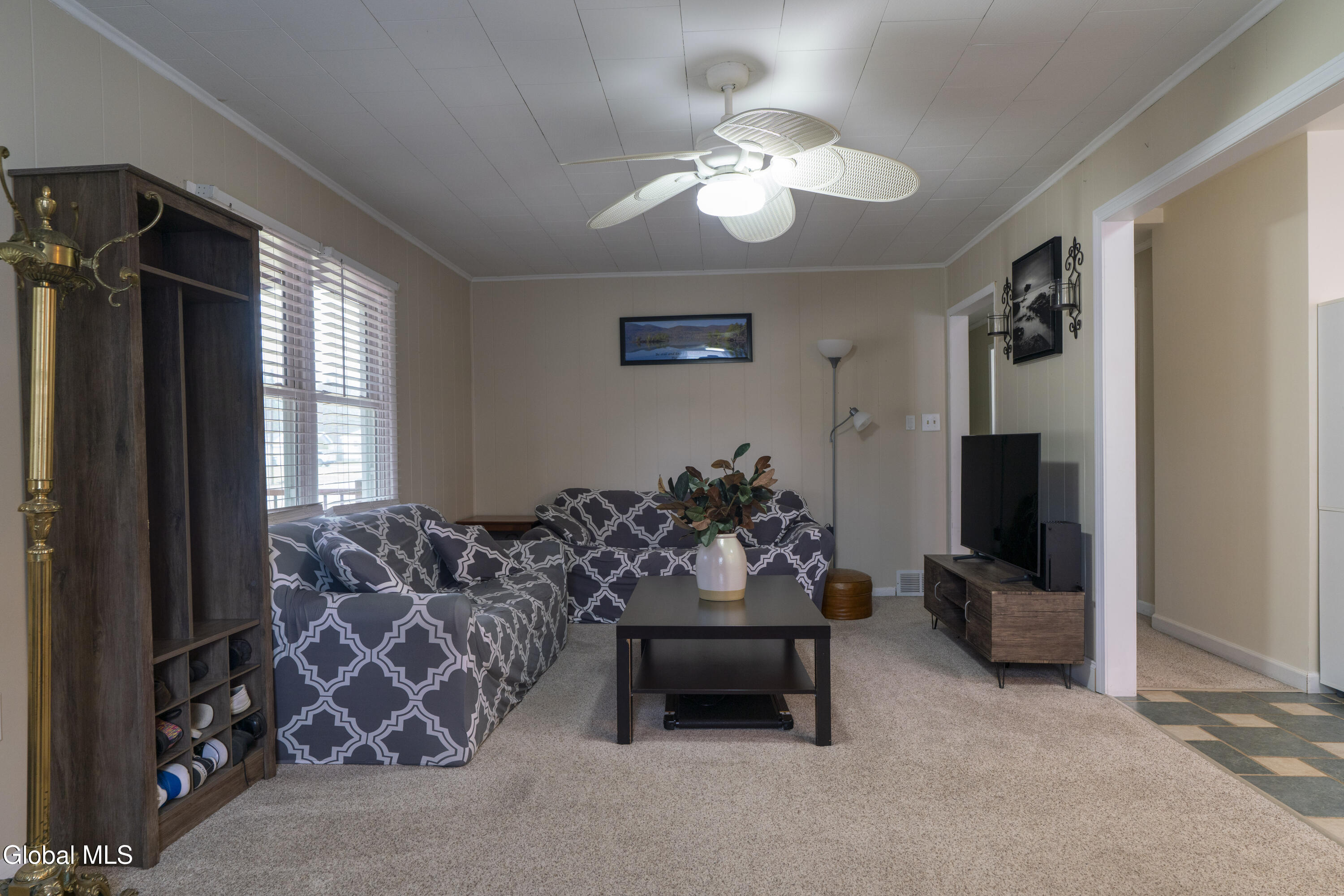 18 Pinewood Road Queensbury, NY 12804 - Photo 6 of 22 18 Pinewood-6